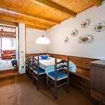 Cesa Monti Pallidi 1 아파트 *