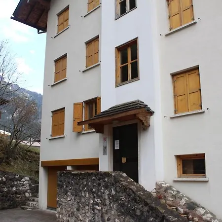 Cesa Monti Pallidi 1 * Canazei